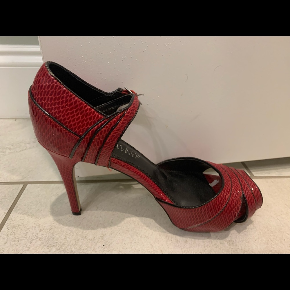 White House Black Market-Heels Lipstick Red-Never Worn Size 8